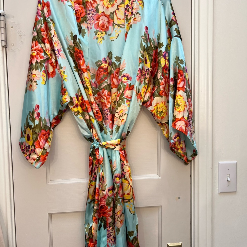💝Elegant Floral Satin Kimono Robe